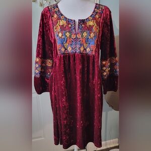 Kim & Cami Crushed Velvet Flowy Mini Dress Womens M Burgundy w/ Multi Embroidery